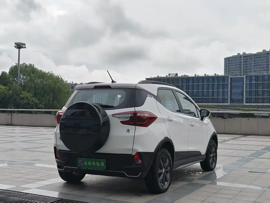 BYD Yuan EV — миниатюра 15