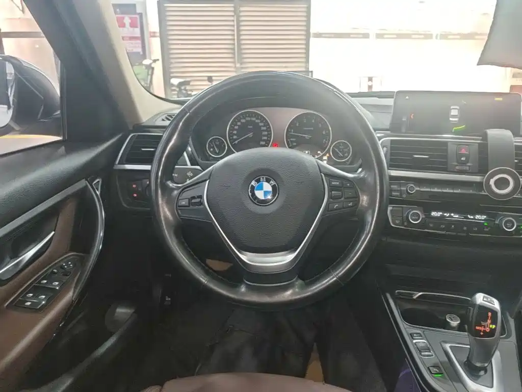 BMW 3 Series — миниатюра 11