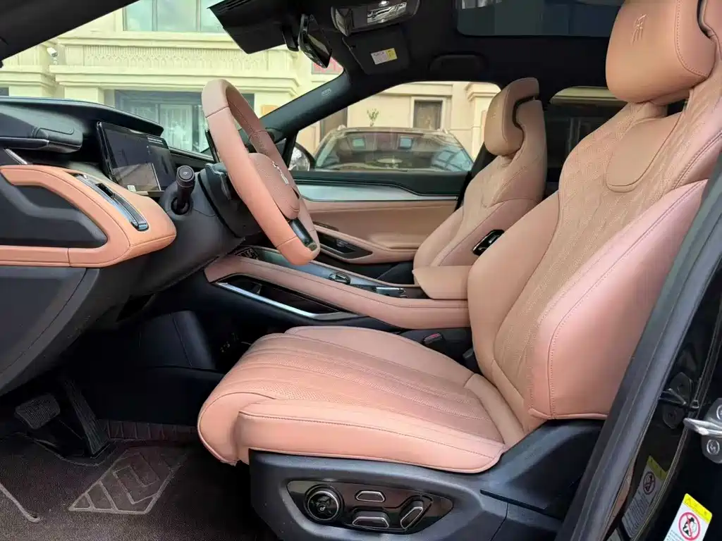 BYD L EV — миниатюра 4