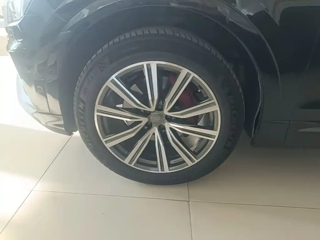 Audi Q8 — миниатюра 23