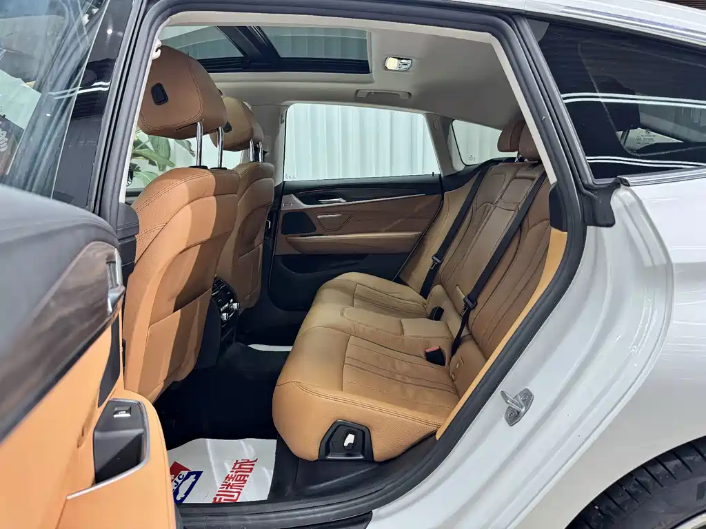 BMW 6 Series GT — миниатюра 8