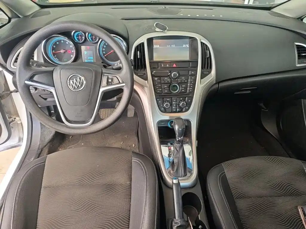 Buick Excelle — миниатюра 10