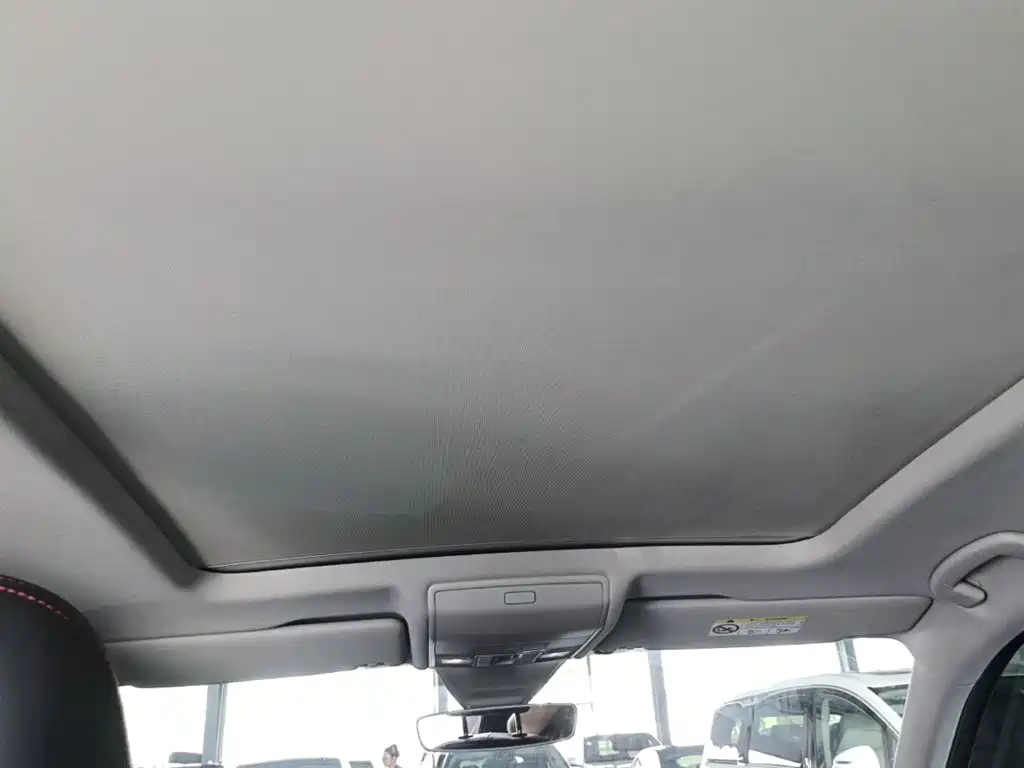 Volkswagen Tiguan L PHEV — миниатюра 18