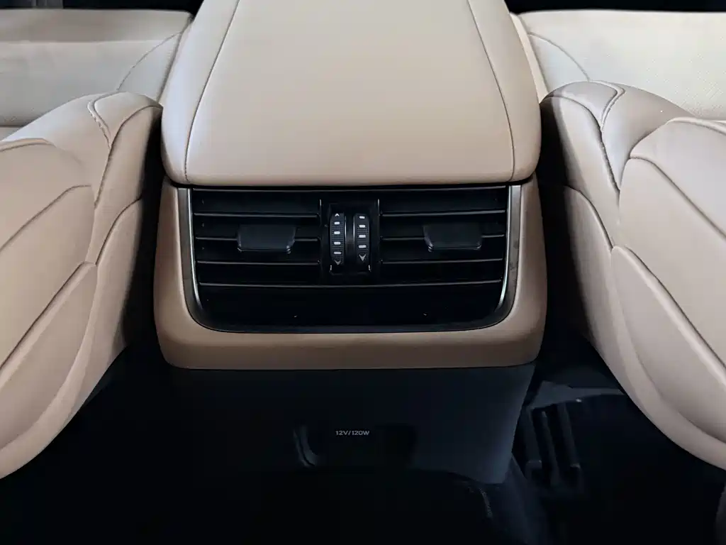 Lexus LS — миниатюра 22