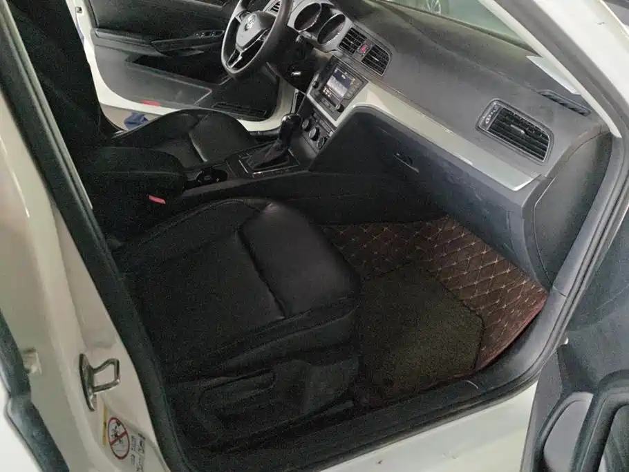 Volkswagen Lamando — миниатюра 8