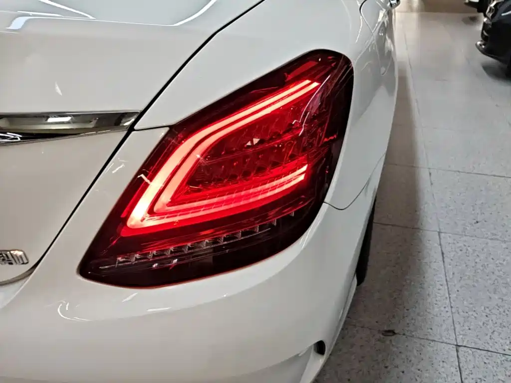 Mercedes-Benz C-Class — миниатюра 8