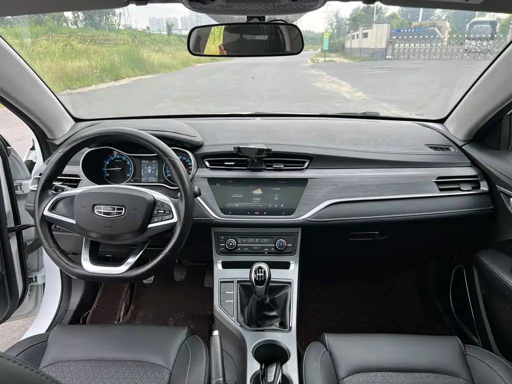 Geely Emgrand — миниатюра 14
