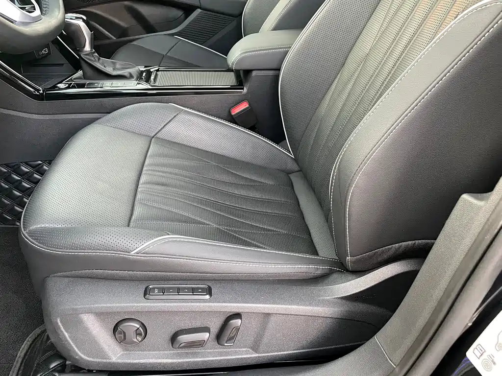 VOLKSWAGEN PASSAT NEW ENERGY