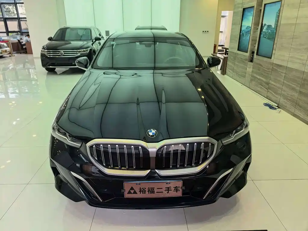 BMW 5 Series — миниатюра 2