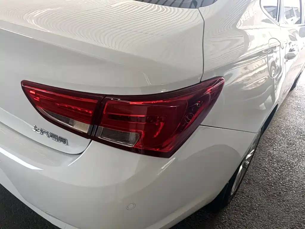 Buick Verano — миниатюра 8