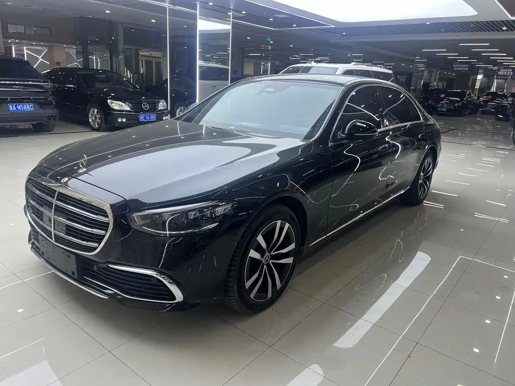 Mercedes-Benz S-Class 2024