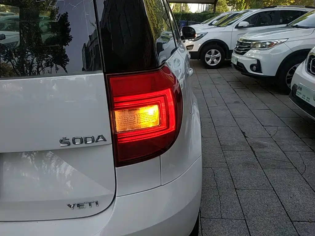 Skoda Yeti — миниатюра 8
