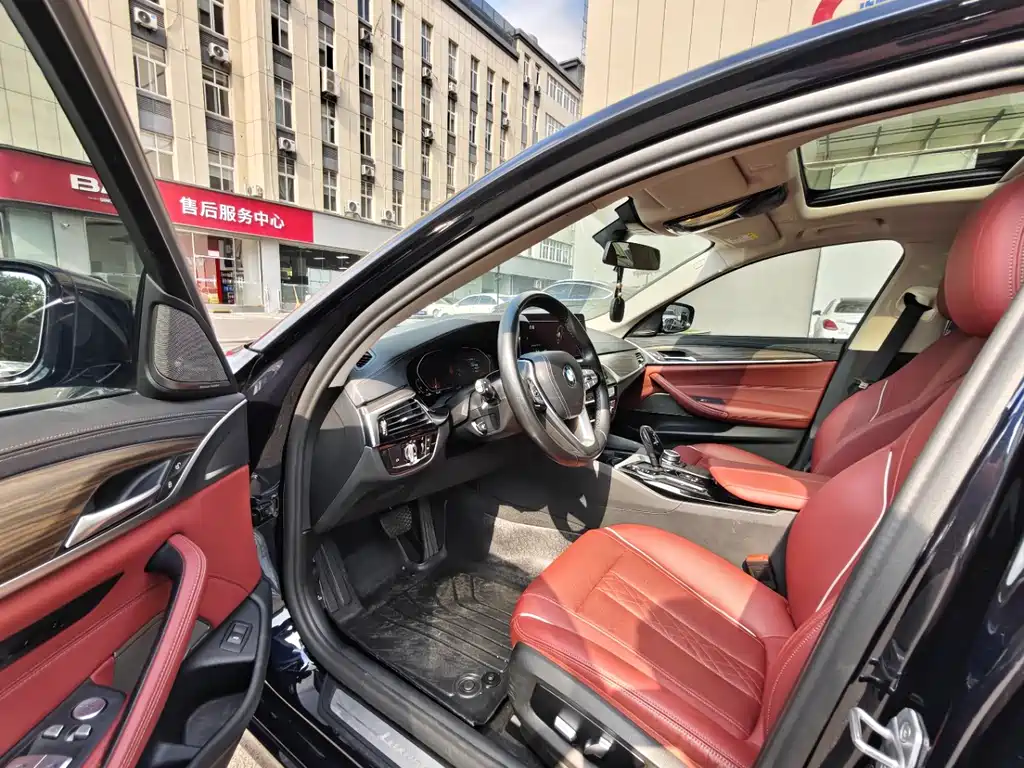BMW 5 Series — миниатюра 4
