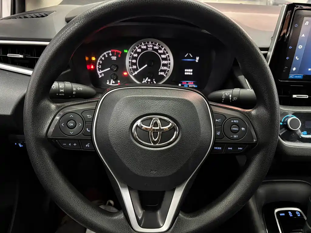 TOYOTA COROLLA
