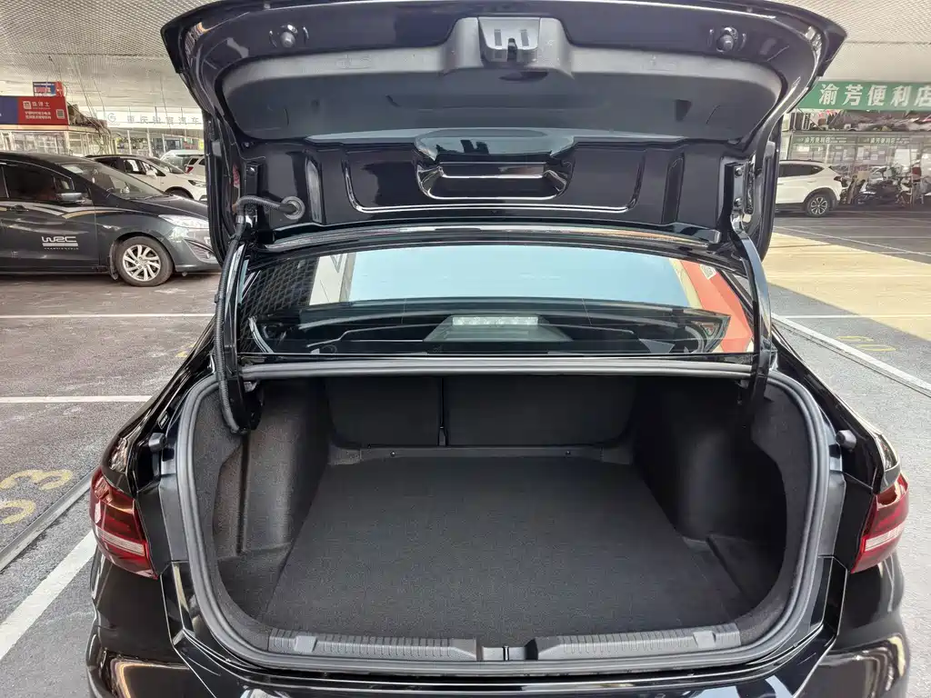 Volkswagen Lavida — миниатюра 14