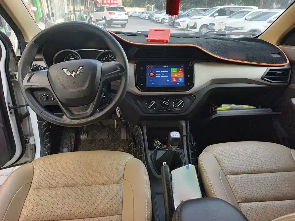Wuling Hongguang — миниатюра 13