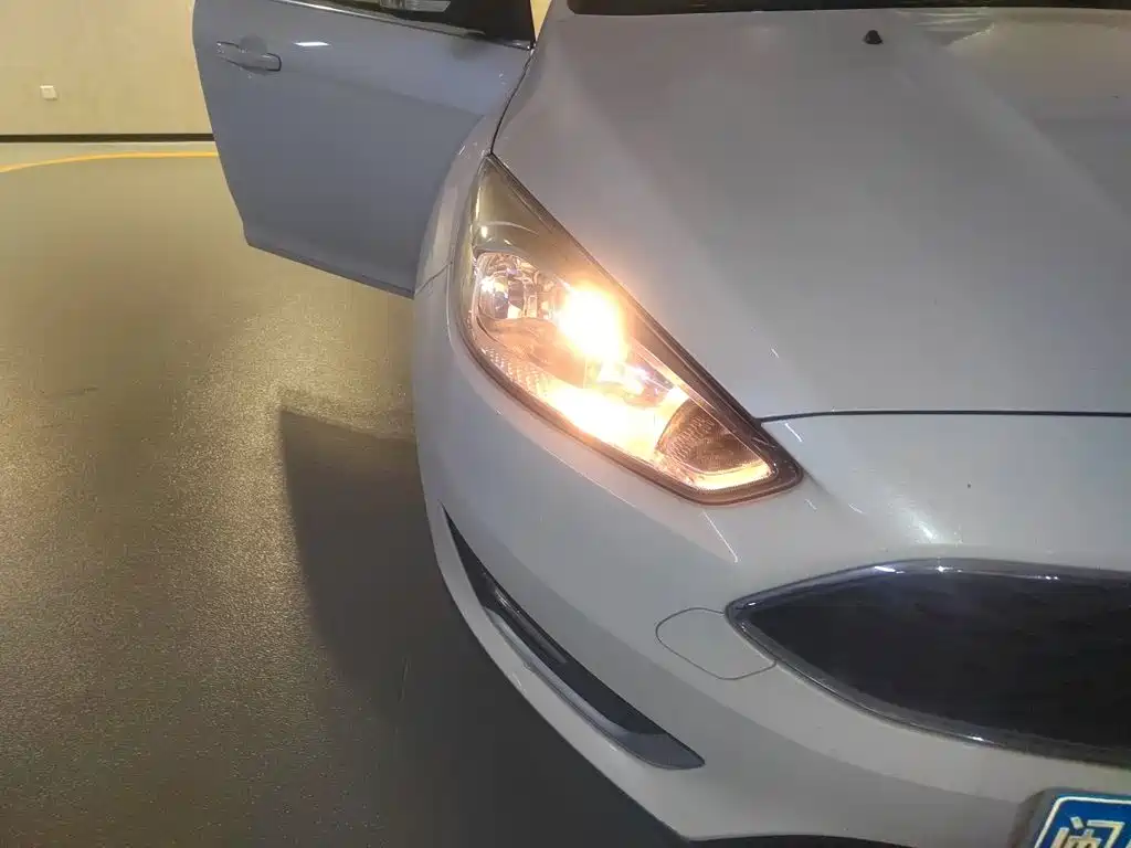 Ford Focus — миниатюра 7