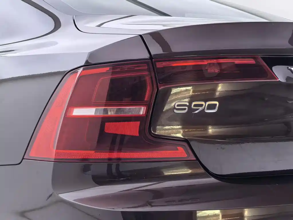 Volvo S90 — миниатюра 27