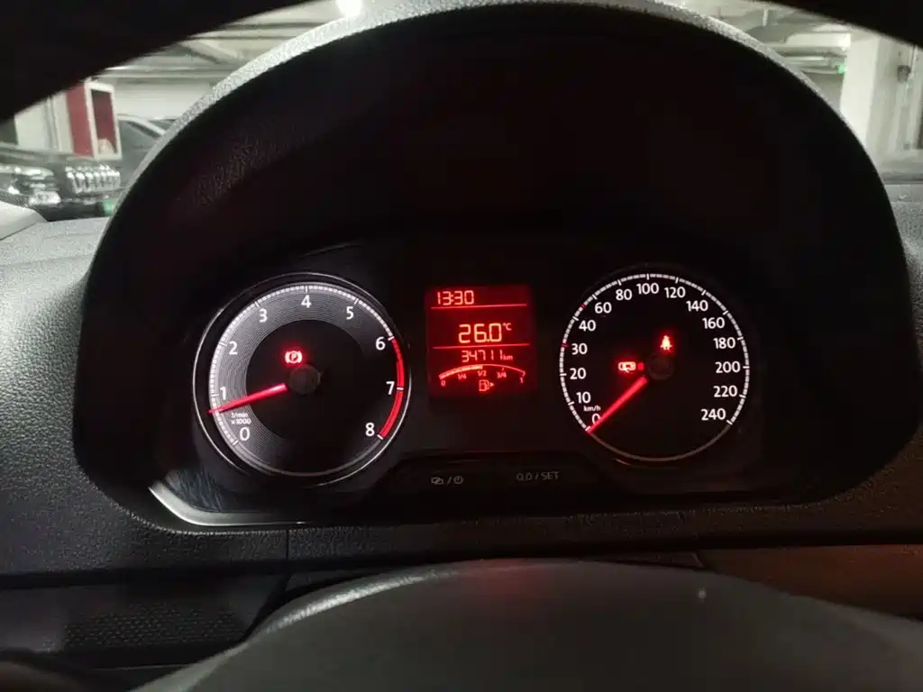 Volkswagen Jetta — миниатюра 8