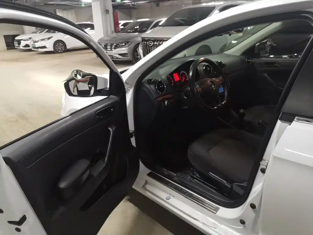 Volkswagen Jetta — миниатюра 12