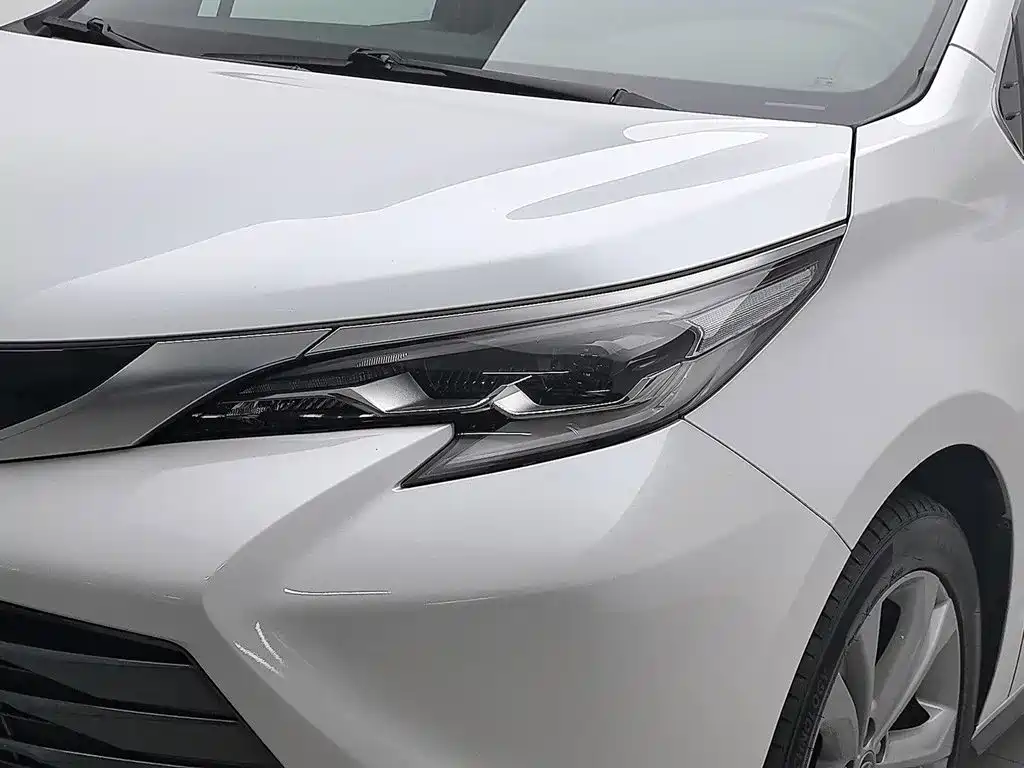 Toyota Sienna — миниатюра 7