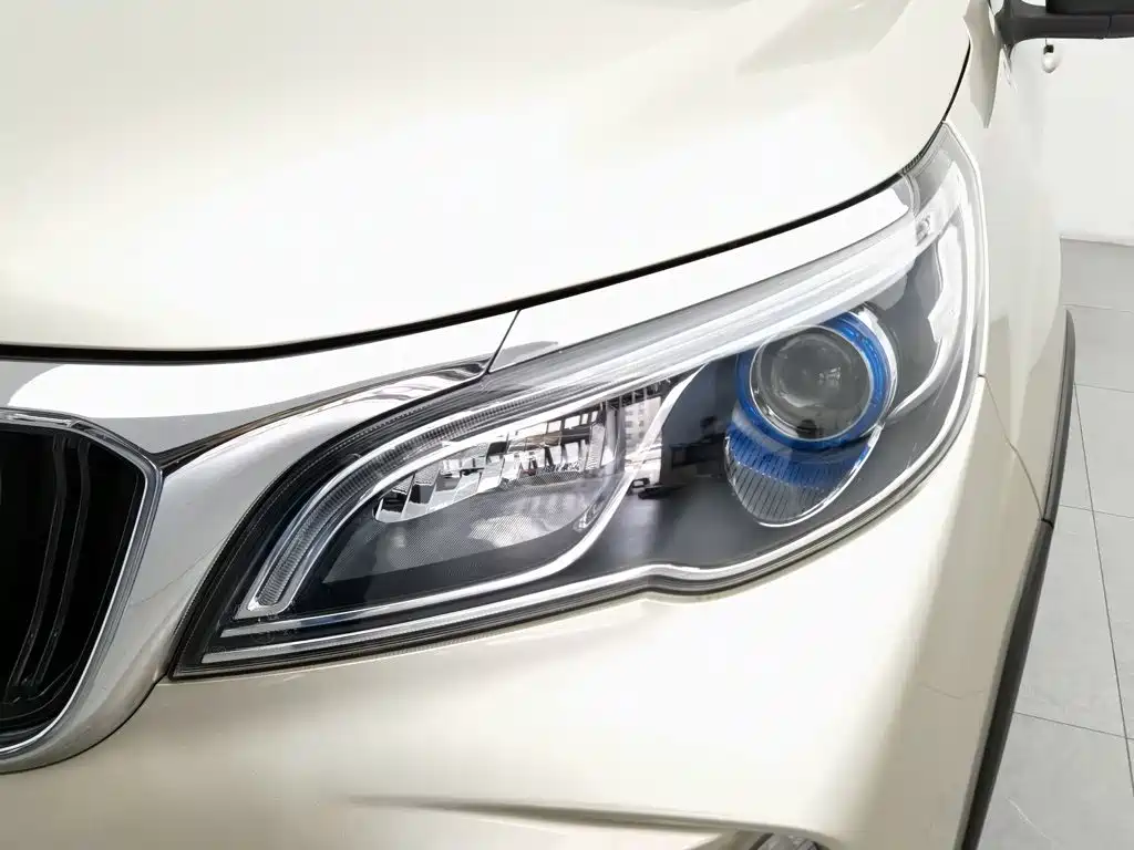 Geely Vision X3 — миниатюра 7