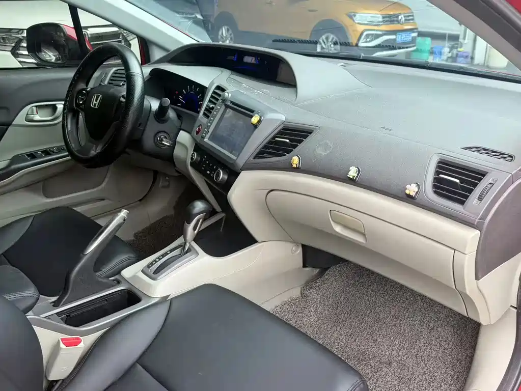 Honda Civic — миниатюра 10