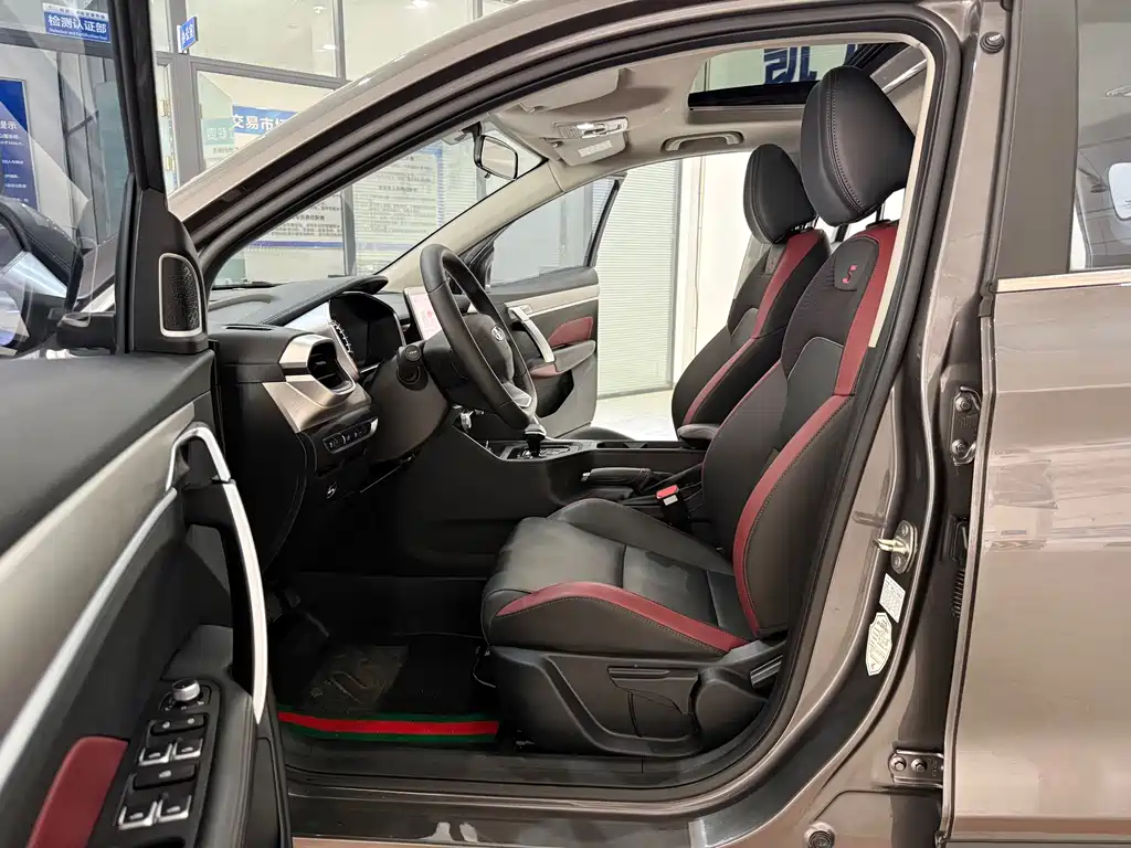 Geely Binyue — миниатюра 9