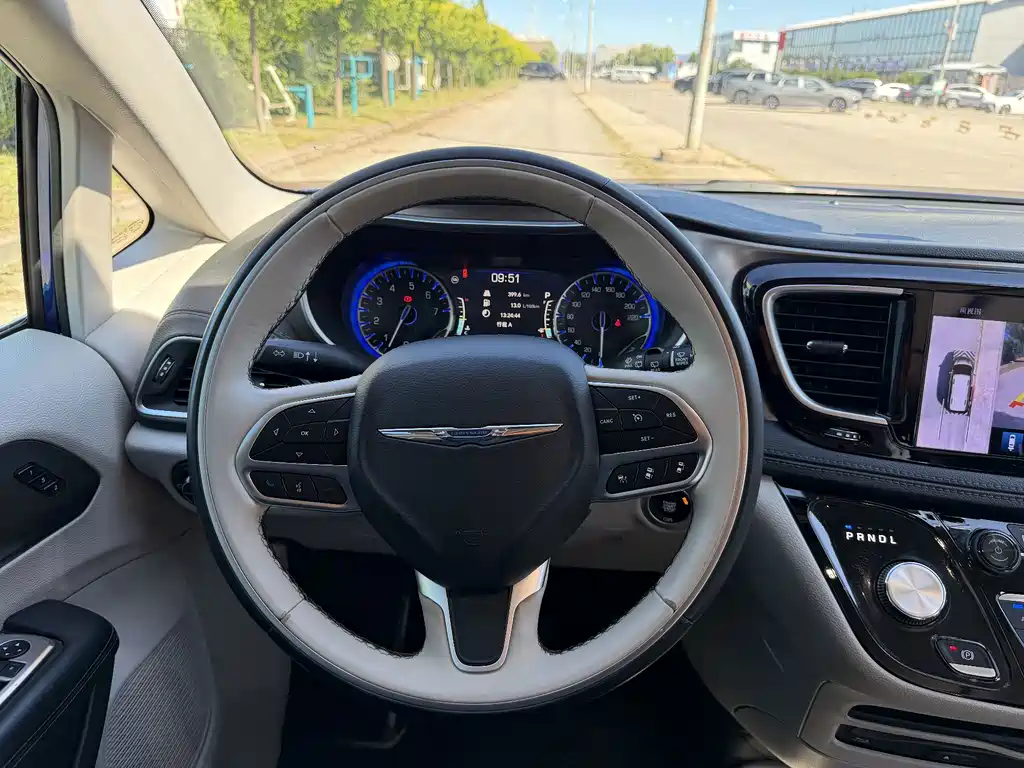 Chrysler Grand Voyager (Import) — миниатюра 11