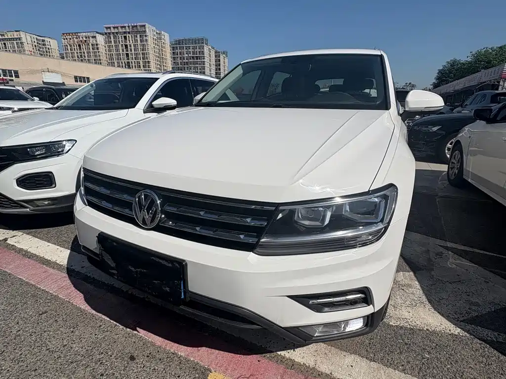 Volkswagen Tiguan L — миниатюра 2
