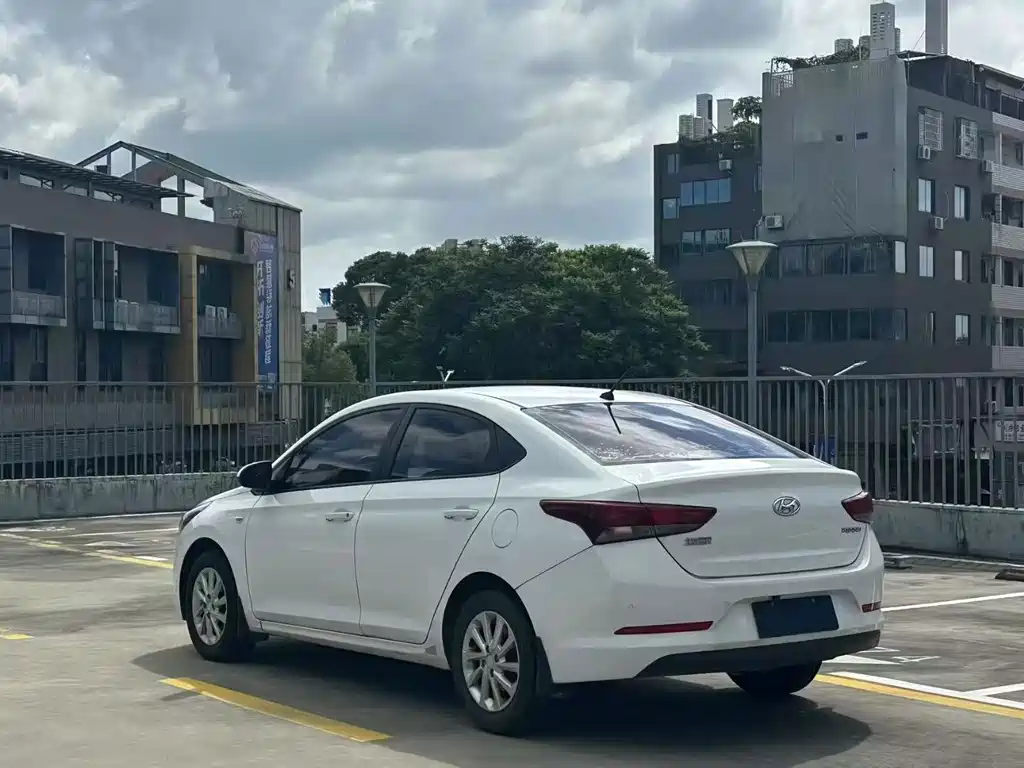 Hyundai Verna — миниатюра 9