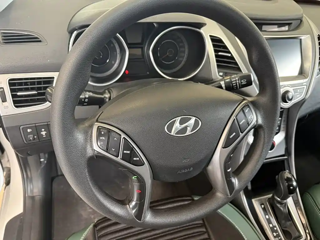 Hyundai Elantra Langdong — миниатюра 3