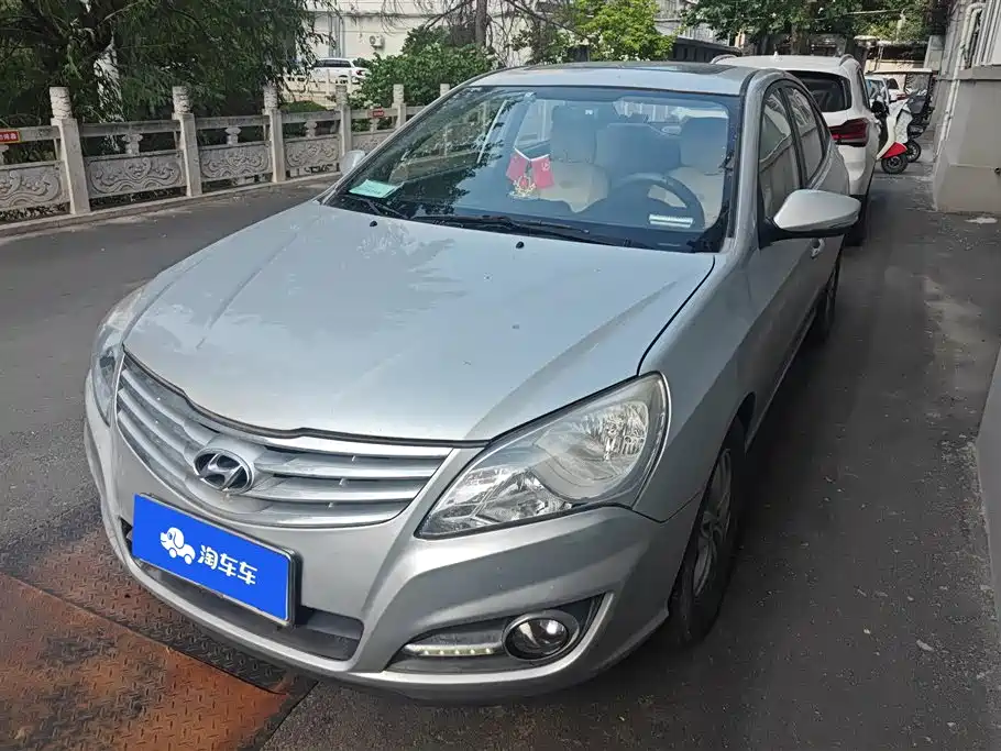 Hyundai Elantra 2012