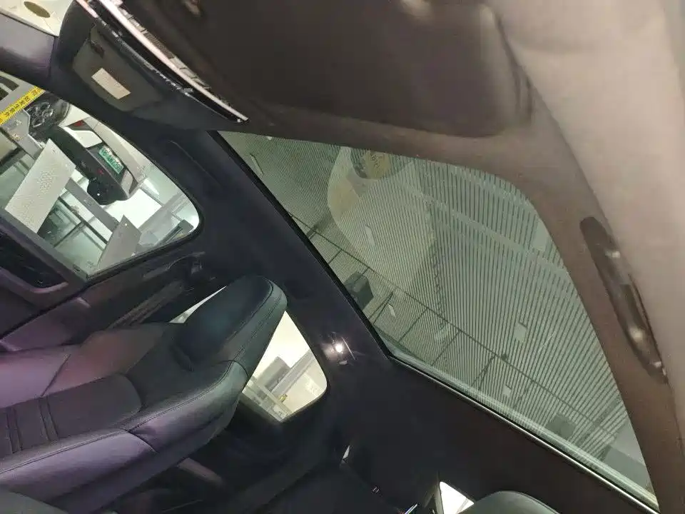Porsche Cayenne — миниатюра 9