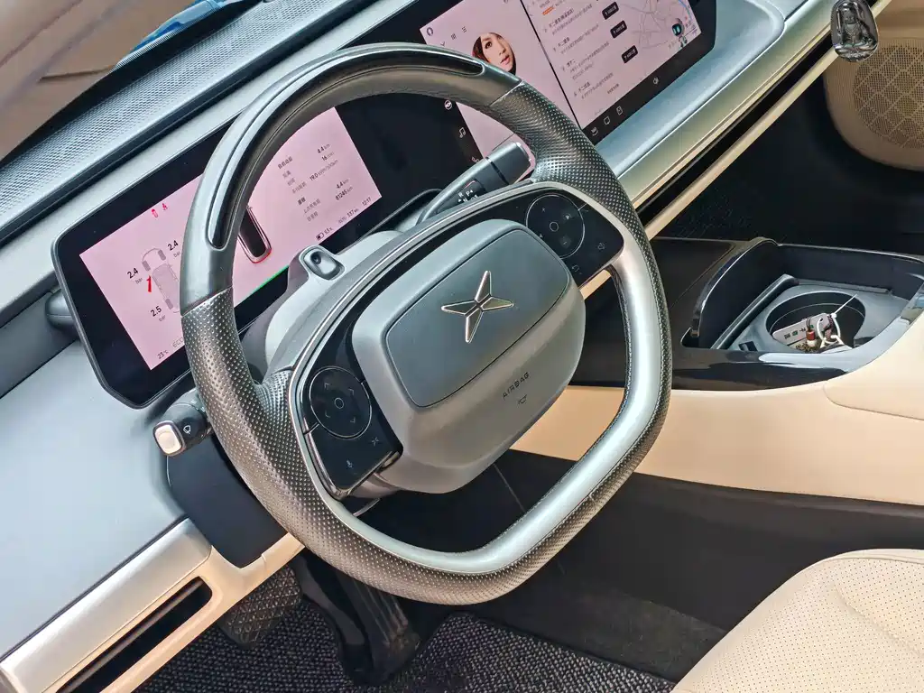 XPeng P7 — миниатюра 6