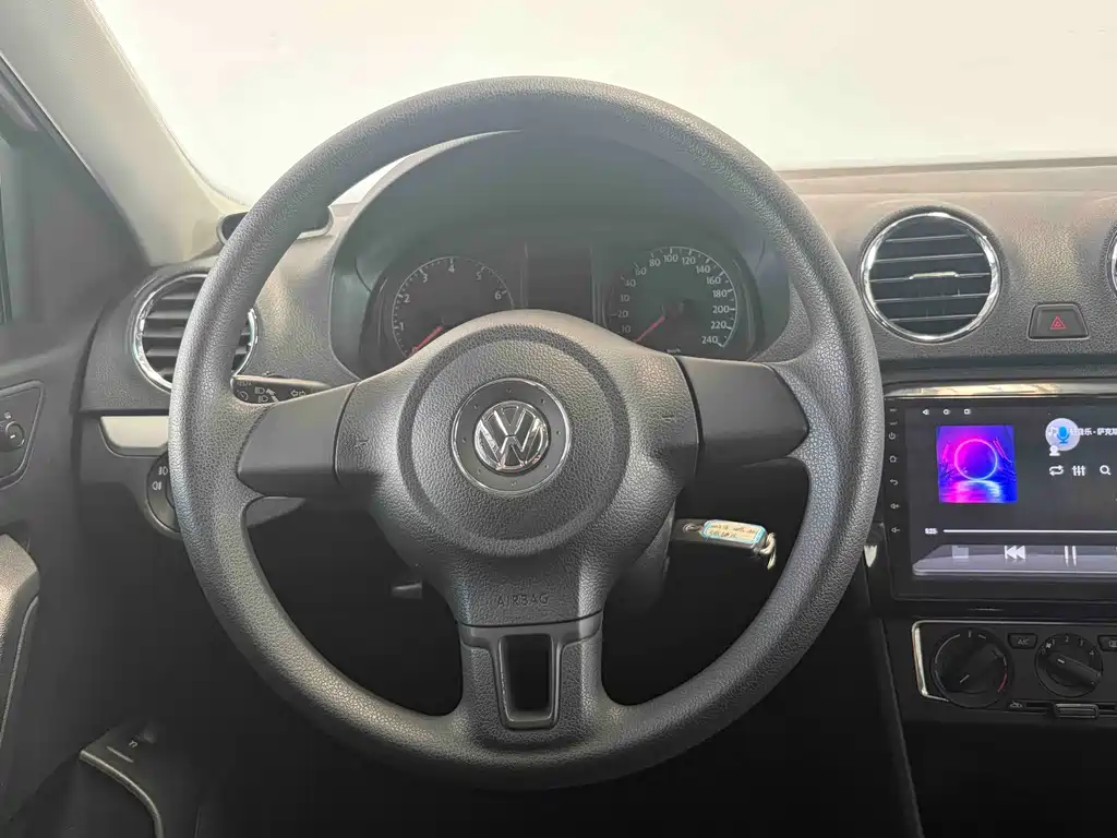 Volkswagen Jetta — миниатюра 18