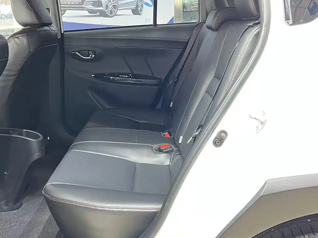 Toyota Yaris L — миниатюра 12