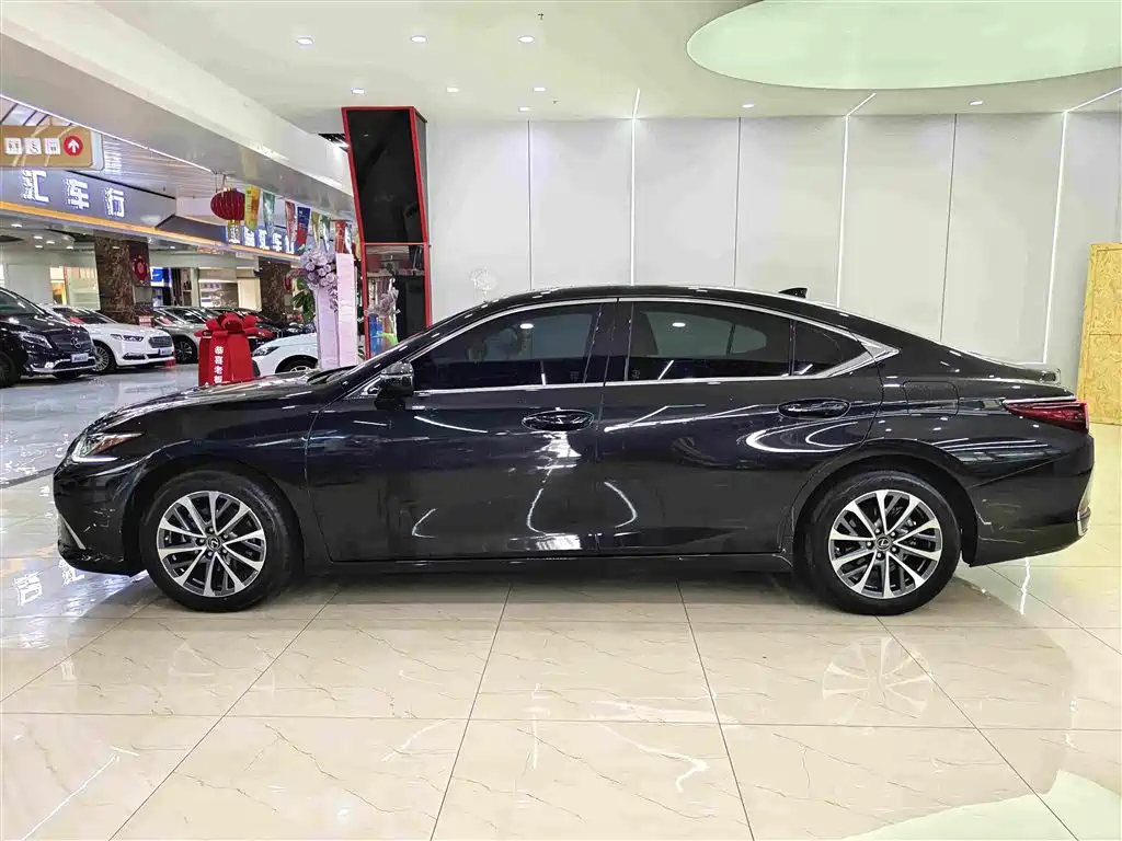 Lexus ES — миниатюра 17