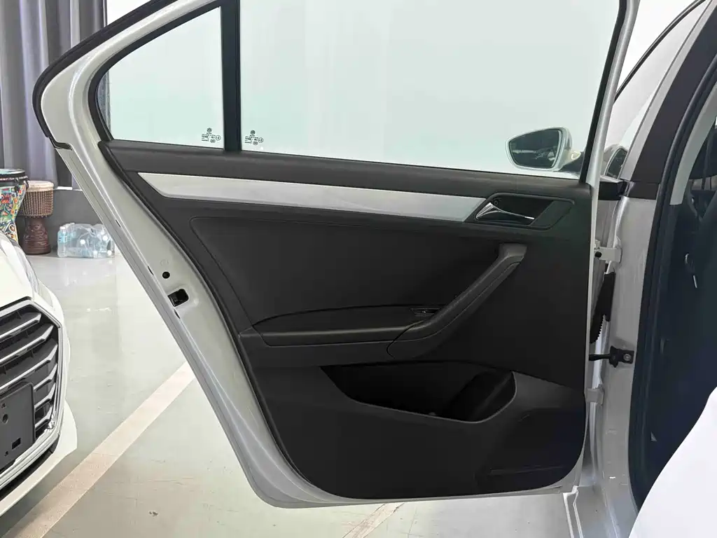 Volkswagen Jetta — миниатюра 19