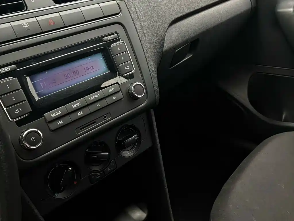 Volkswagen Polo — миниатюра 3