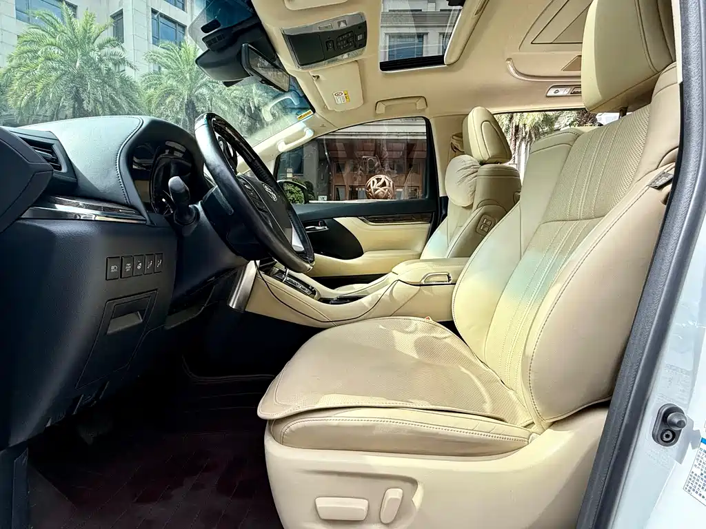 Toyota Vellfire 2021 2.5L HV Luxury