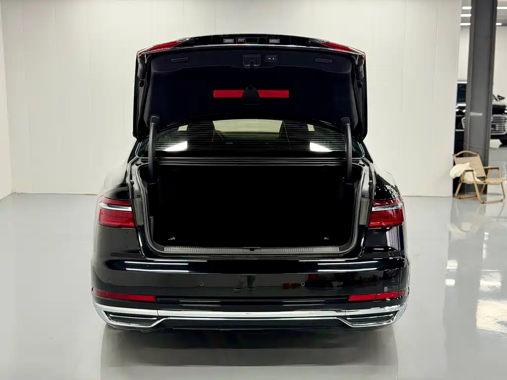 Audi A8 — миниатюра 5