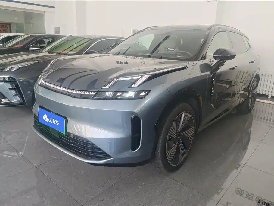 Lynk & Co 08 EM-P 2025