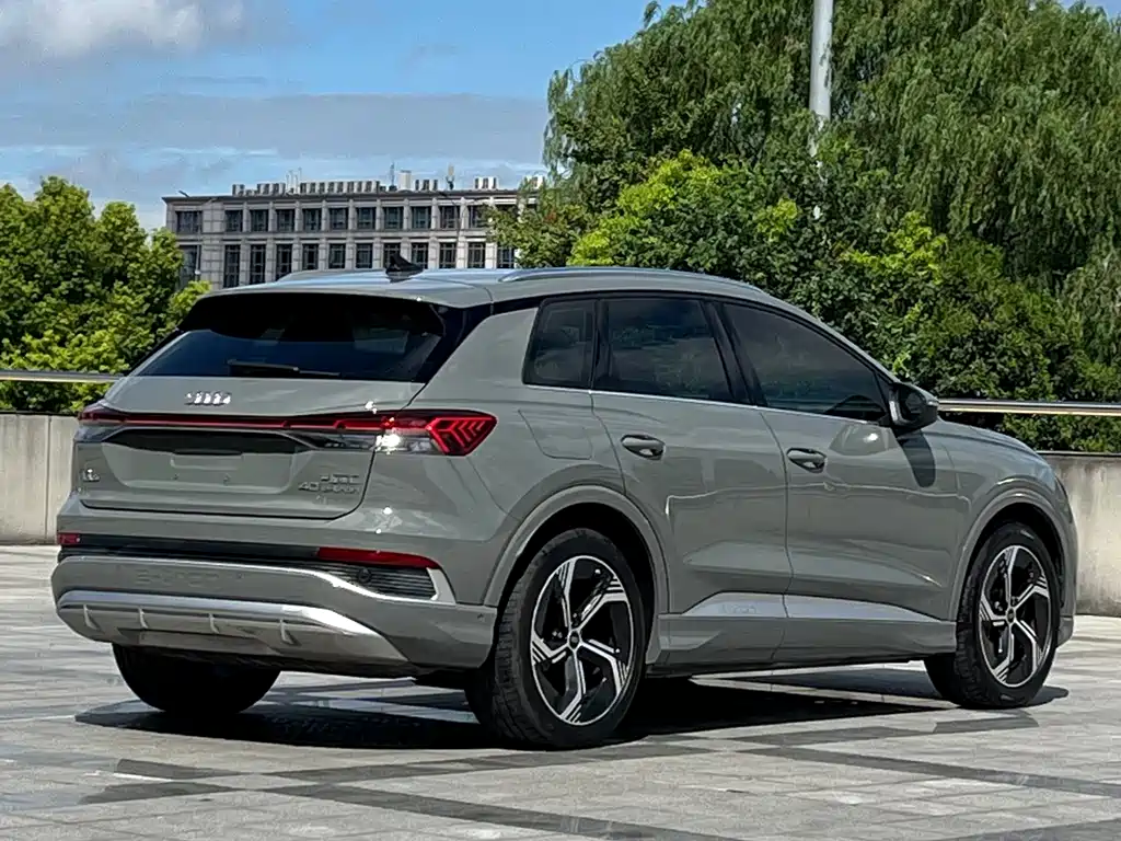 Audi Q4 e-tron — миниатюра 4