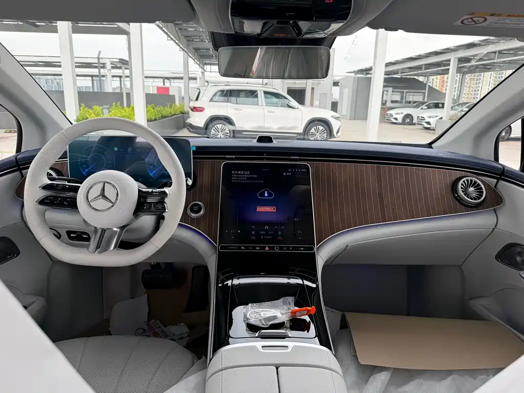 Mercedes-Benz EQE 2025 500 4MATIC Luxury