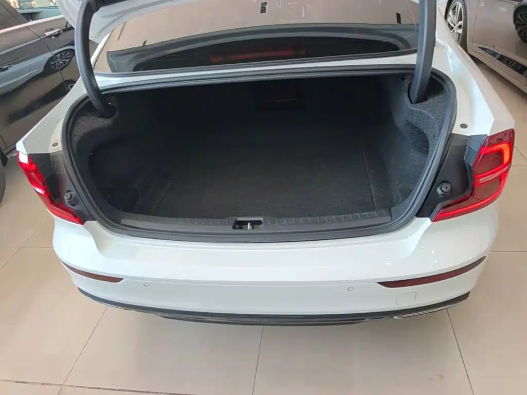 Volvo S60 — миниатюра 19