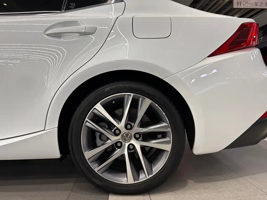 Lexus IS — миниатюра 19