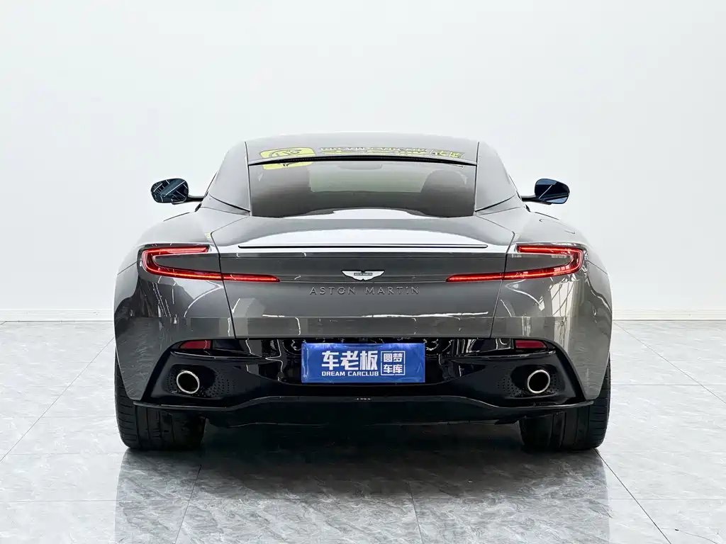 Aston Martin DB12 — миниатюра 5