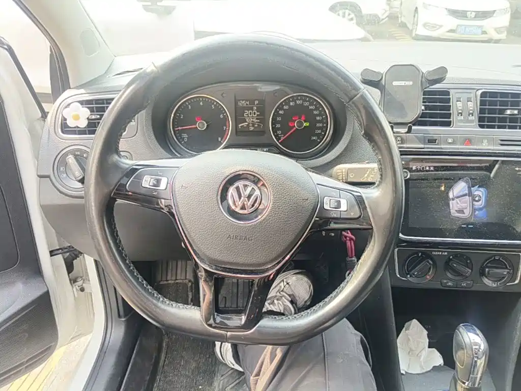 Volkswagen Polo — миниатюра 11