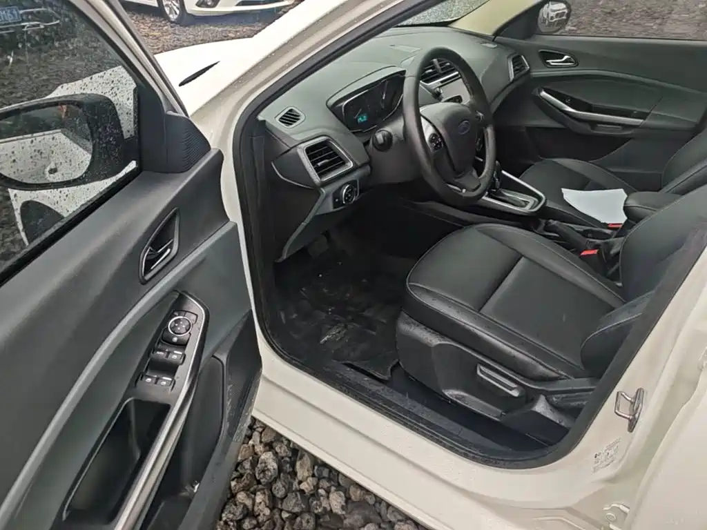 Ford Escort — миниатюра 16